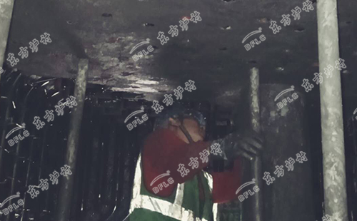 耐火澆注料出現(xiàn)裂縫要怎么補救
