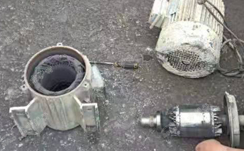 為什么說鋼纖維澆注料中的鋼纖維的含量并不多？
