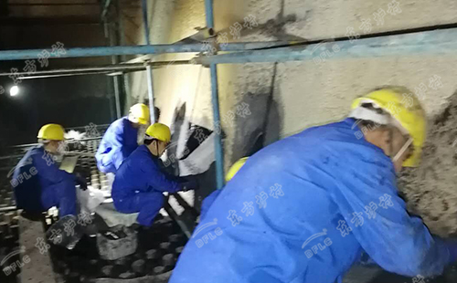耐火澆注料的防爆性能怎么優(yōu)化？